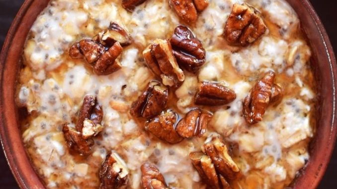 Maple Pecan Overnight Oats for Breakfast