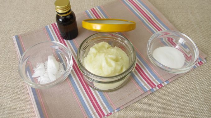 Coconut oil deodorant