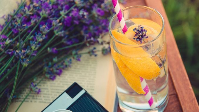 Fizzy Lavender Lemonade