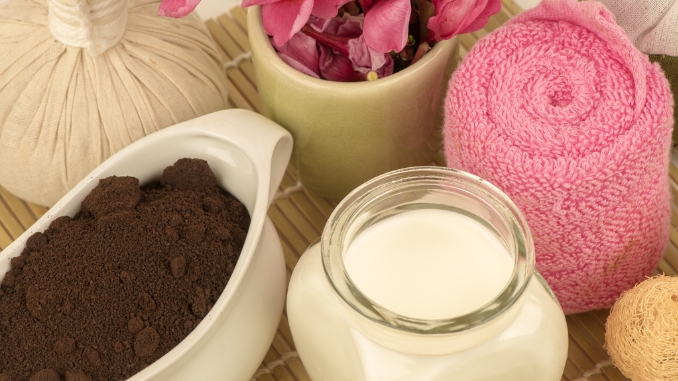 Coffee Grounds - How to Naturally Exfoliate Your Face
