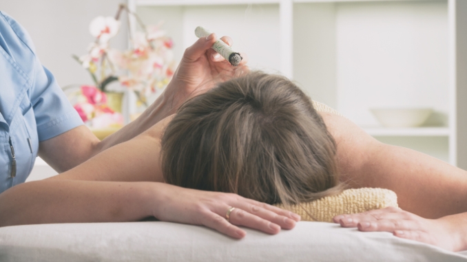 The Health Benefits of Moxibustion - What is Moxibustion?