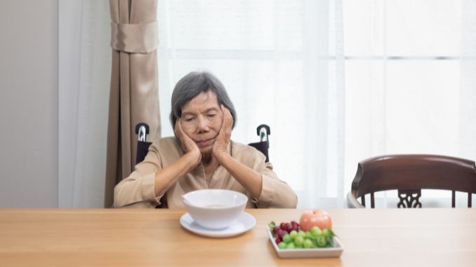 10 Signs Of Poor Nutrition In The Elderly